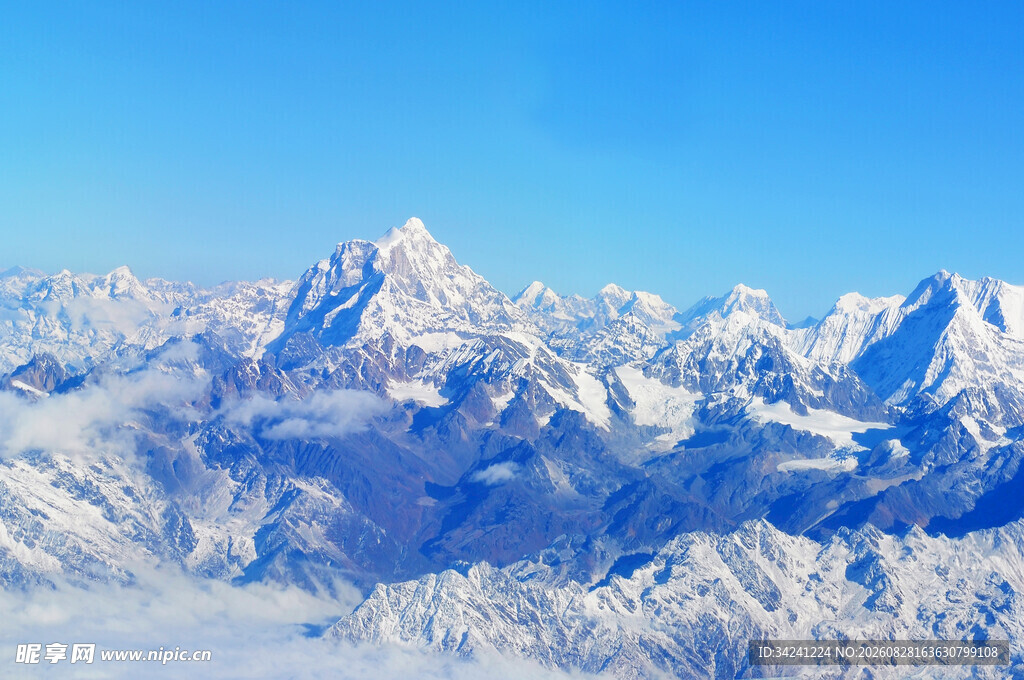 壮丽雪山景观
