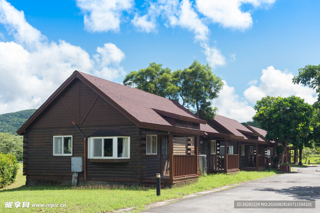 乡村棕色小屋宁静美景