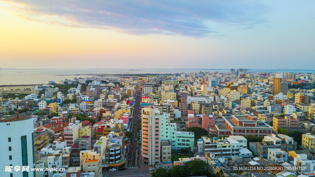 城市黄昏全景