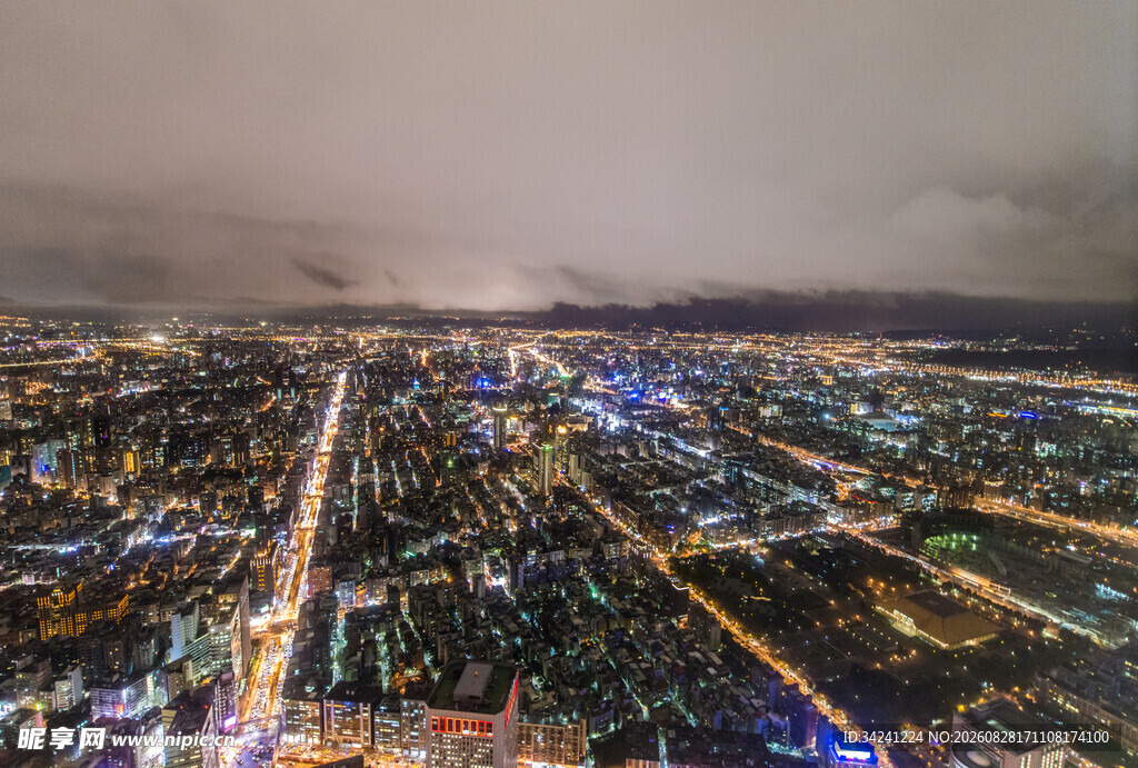 城市璀璨夜景俯瞰图