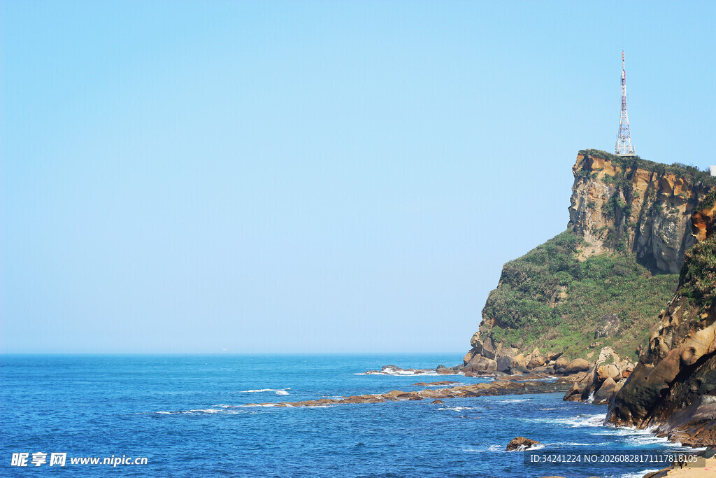 海边峭壁蓝天碧海风光