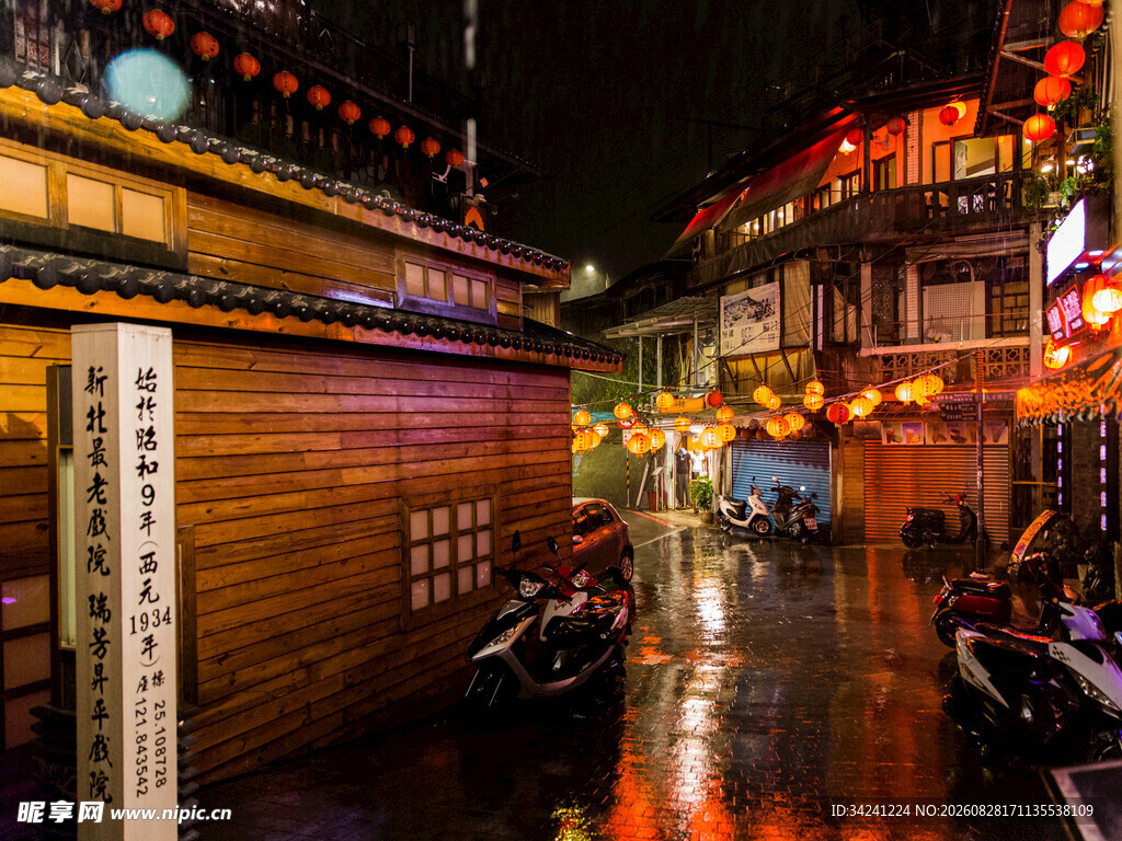 江南水乡夜景静谧而迷人