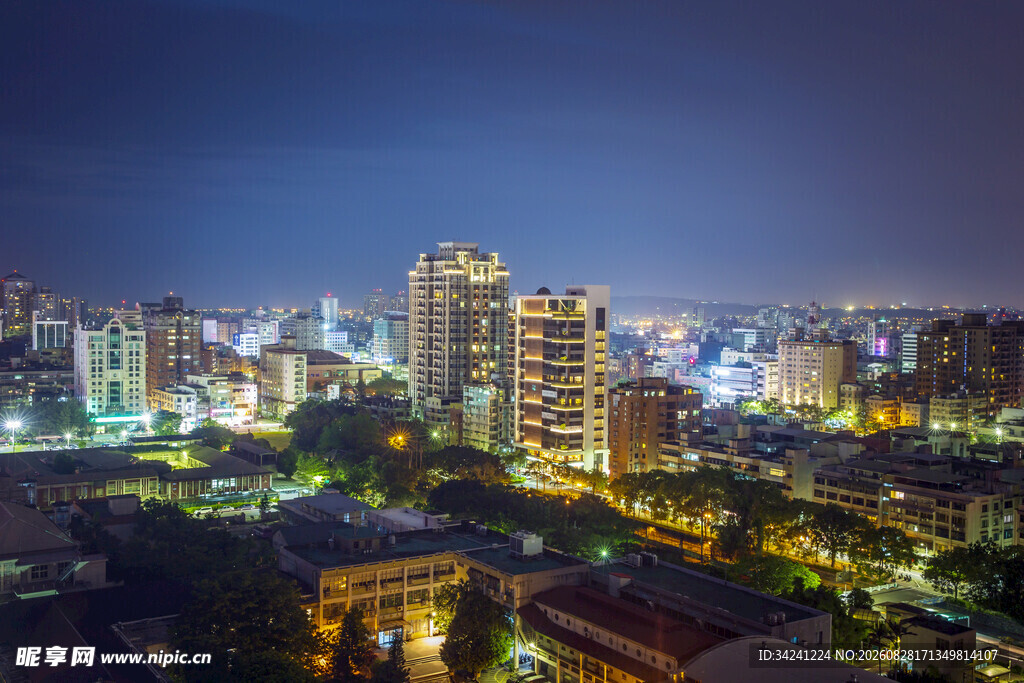 城市璀璨夜景俯瞰图