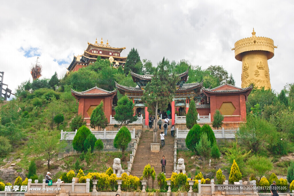 山中古建筑景观