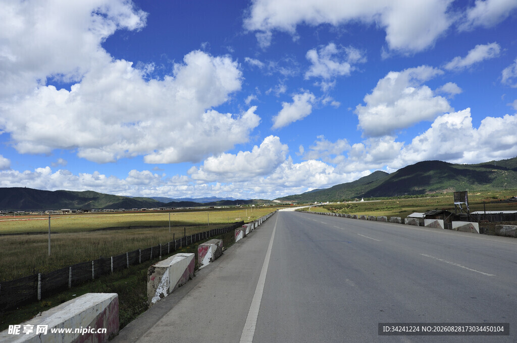 草原公路美景