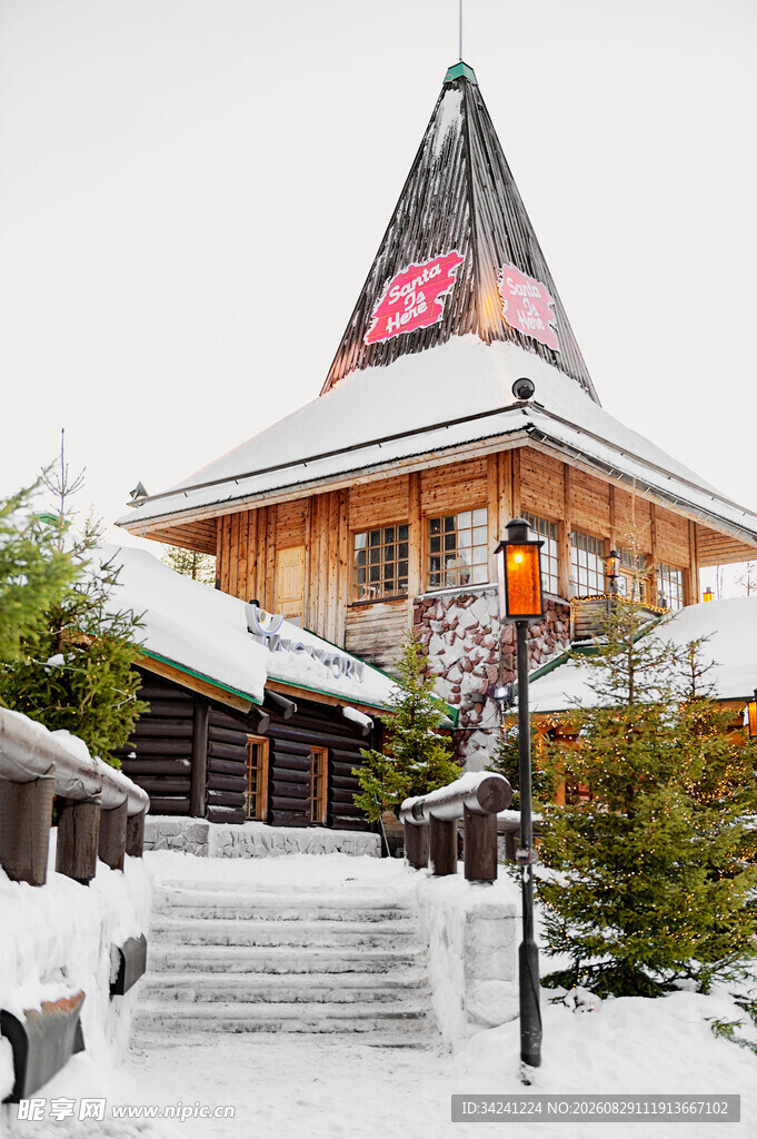 雪覆木屋建筑景观