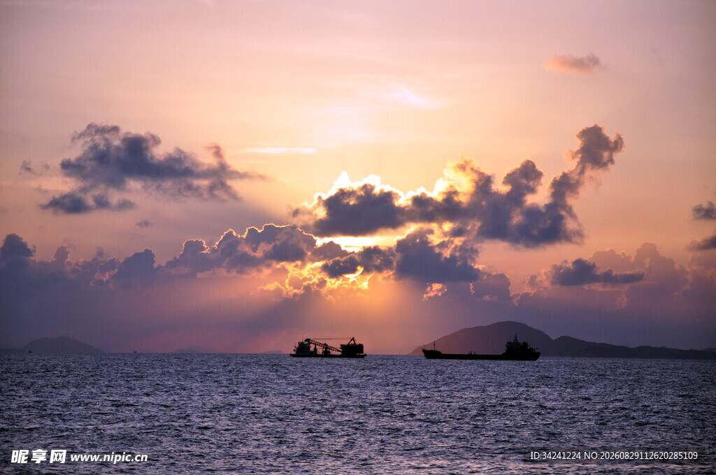海上日落美景