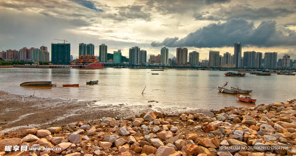 城市江畔风景