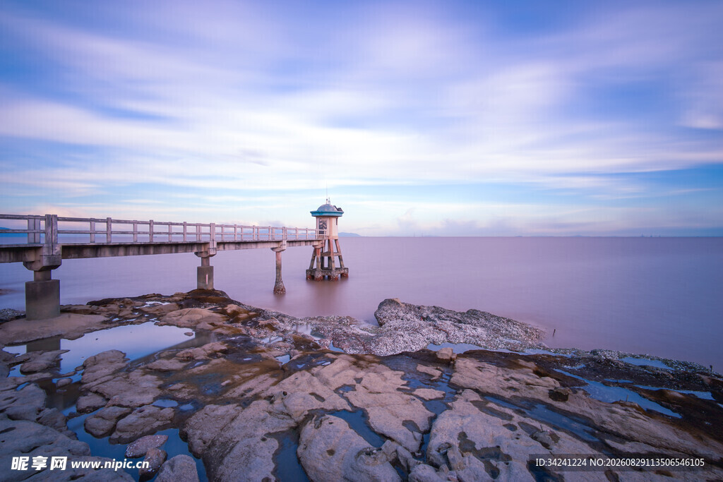 海边栈桥美景