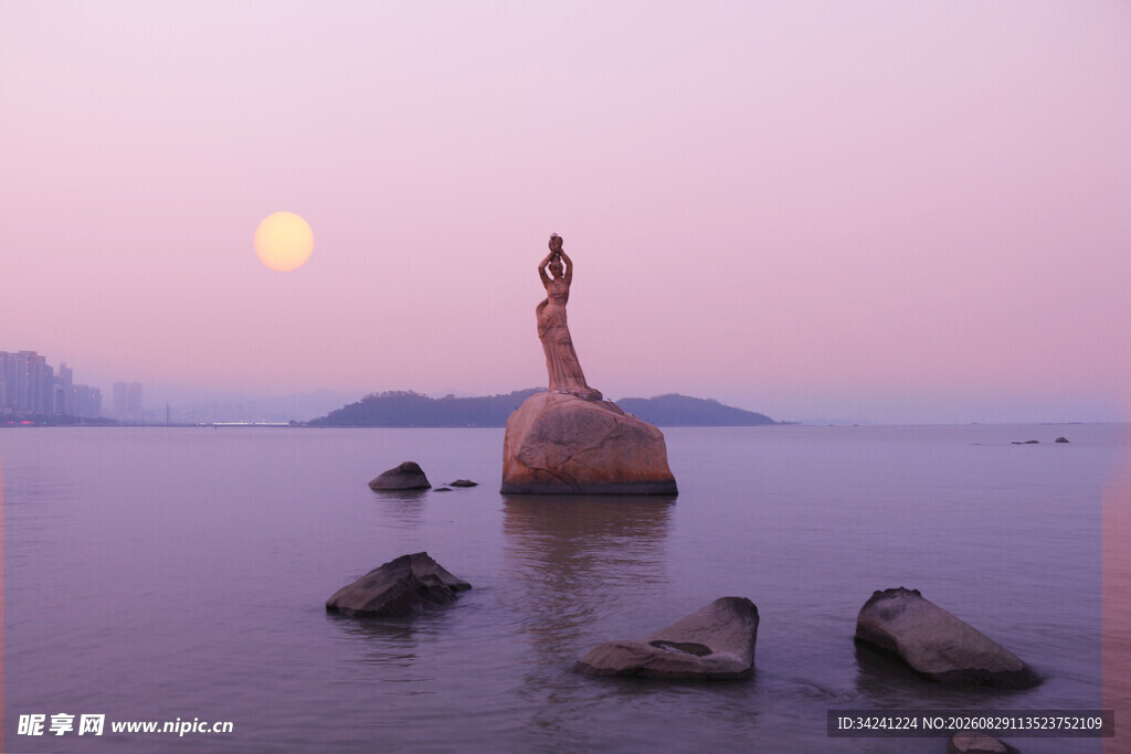 珠海渔女在日落美景中