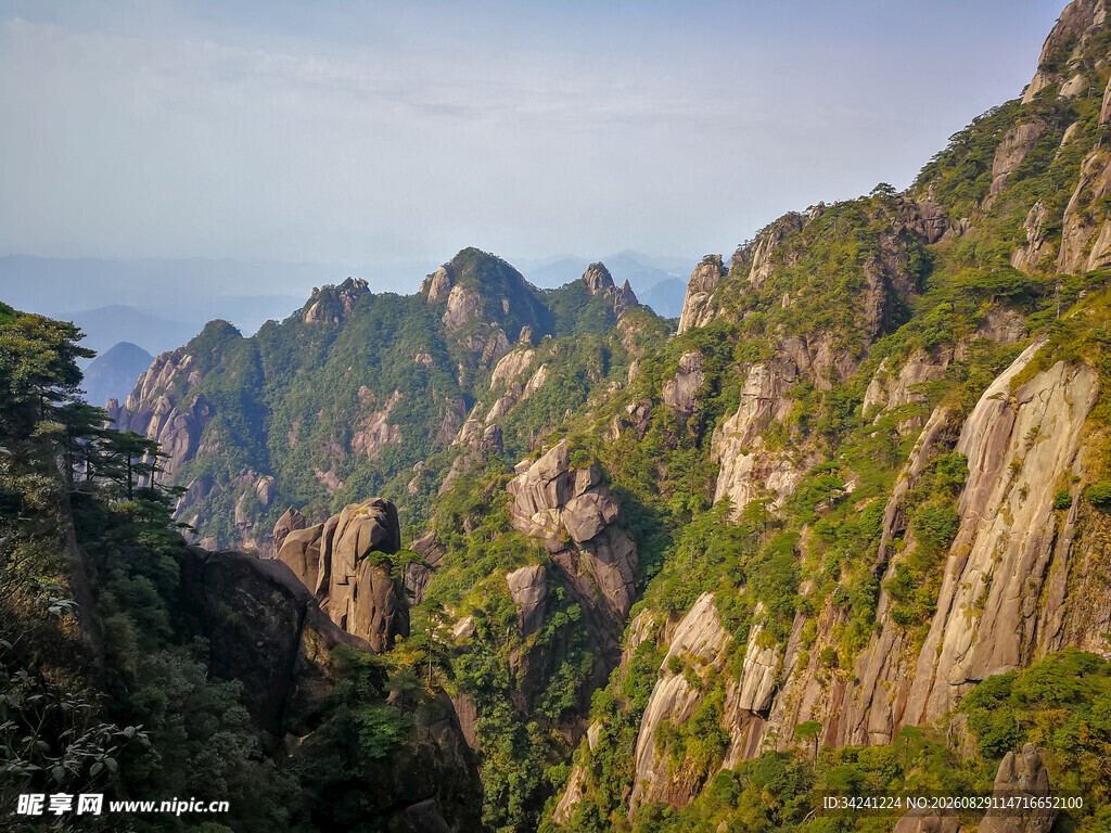 壮丽黄山山峰景色