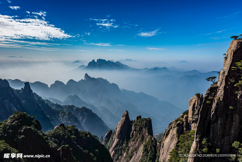 壮美黄山云海奇峰景观