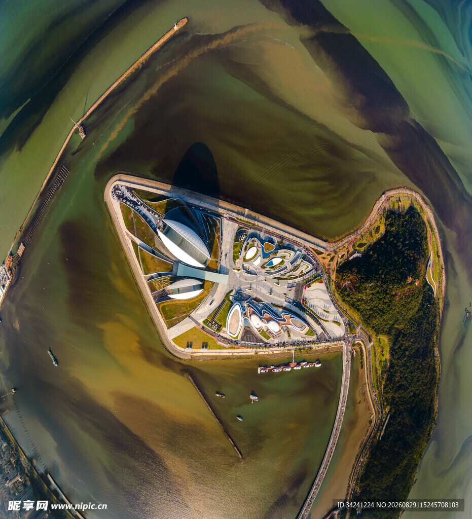 空中俯瞰独特造型建筑