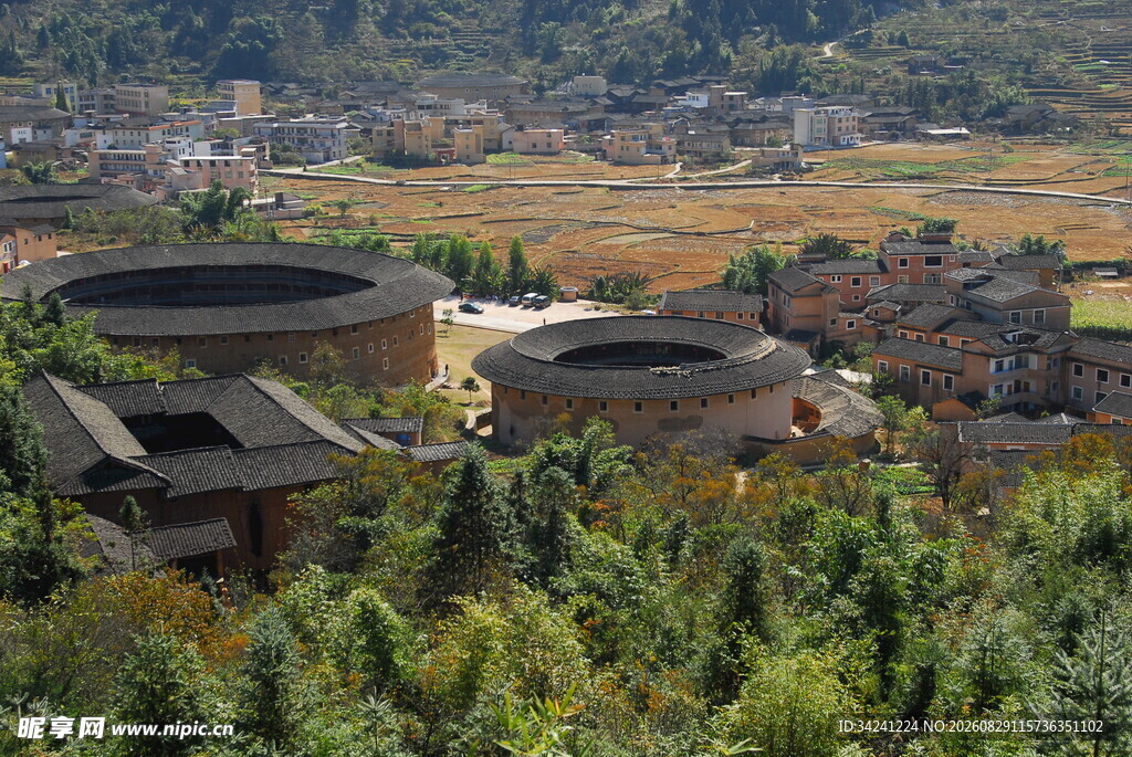福建土楼村落俯瞰美景