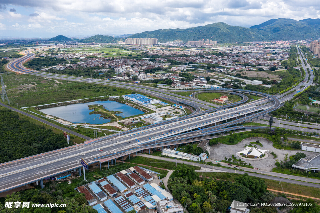 城市交通枢纽与周边景观