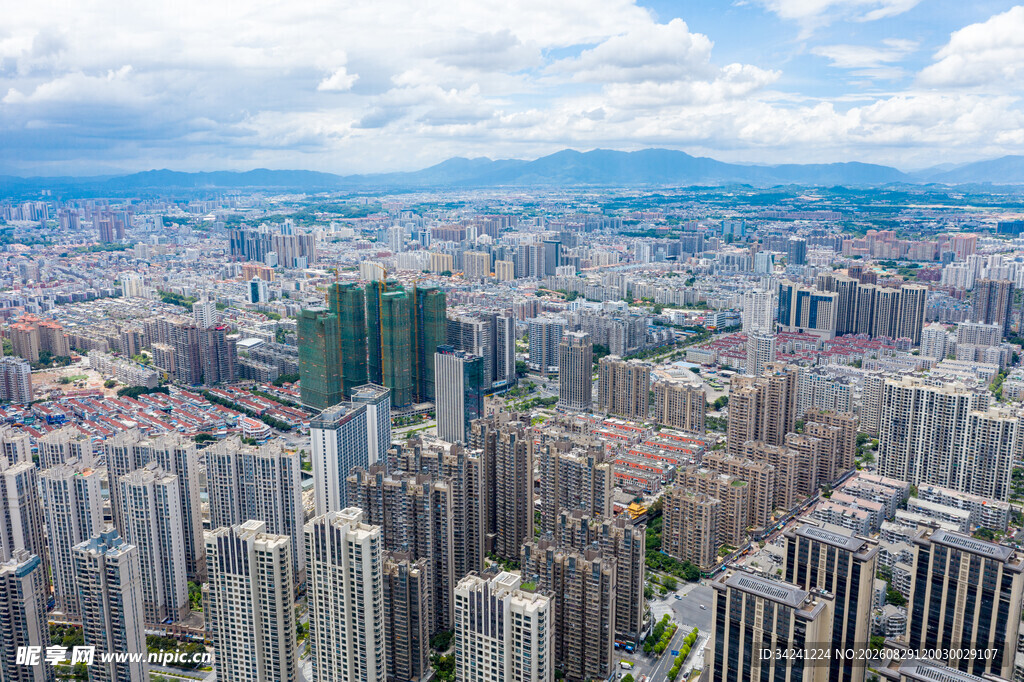 俯瞰繁华都市建筑群