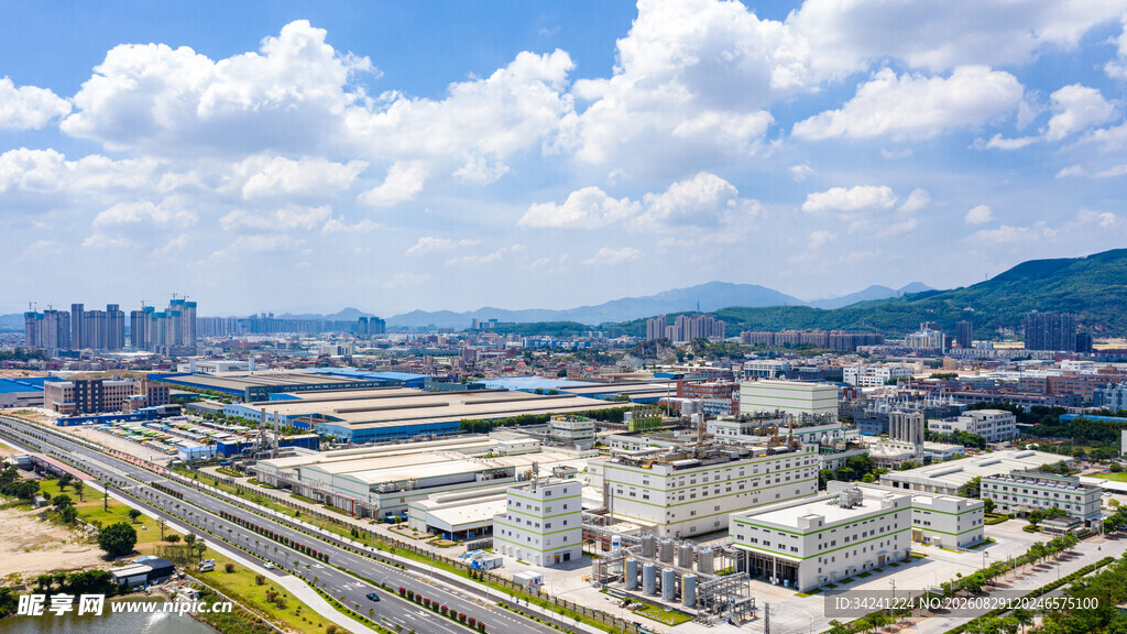 城市远景与道路景观