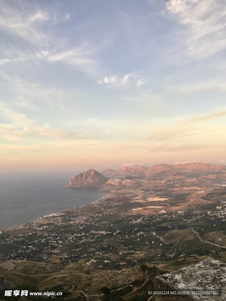 海边城市黄昏全景风光