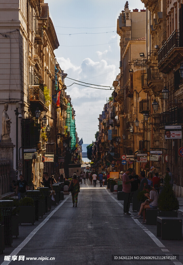 欧洲街道的古典建筑风景
