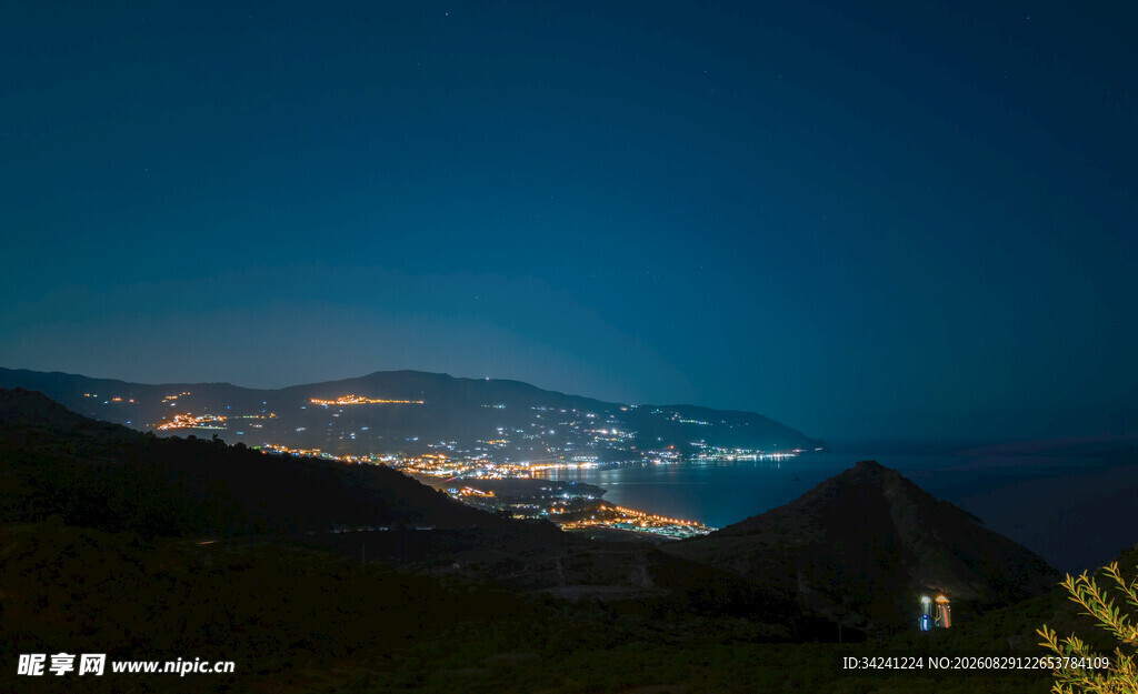 夜幕下的山海城市景观