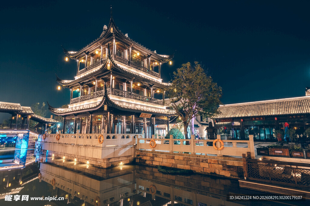 古楼夜景尽显水乡风情