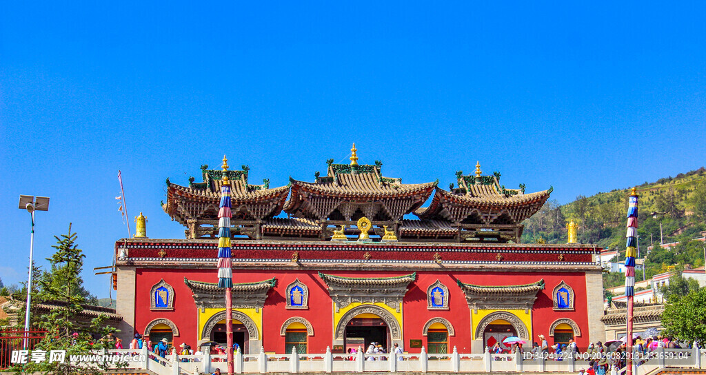 中式古建筑大门景观
