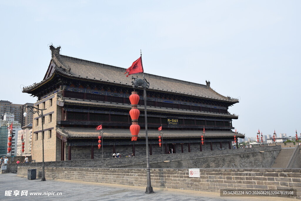 西安古城楼尽显历史韵味