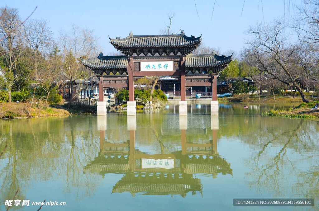 中式湖景古建风光