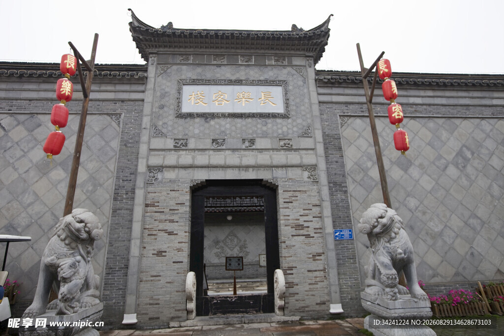 中式古建筑大门
