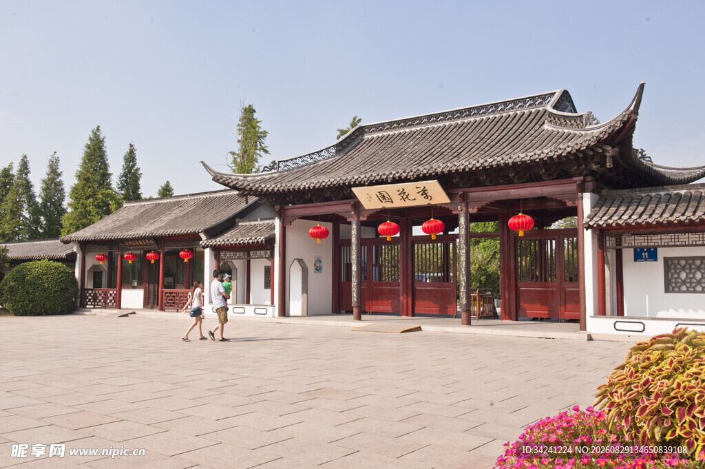 中式古建大门典雅景致