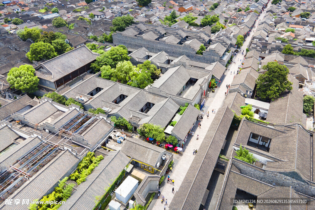 俯瞰传统建筑群街景