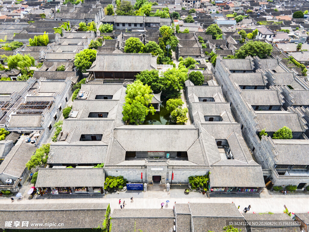 俯瞰传统中式建筑群