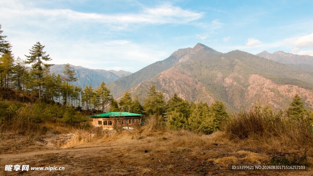 山间小屋自然风光秀丽