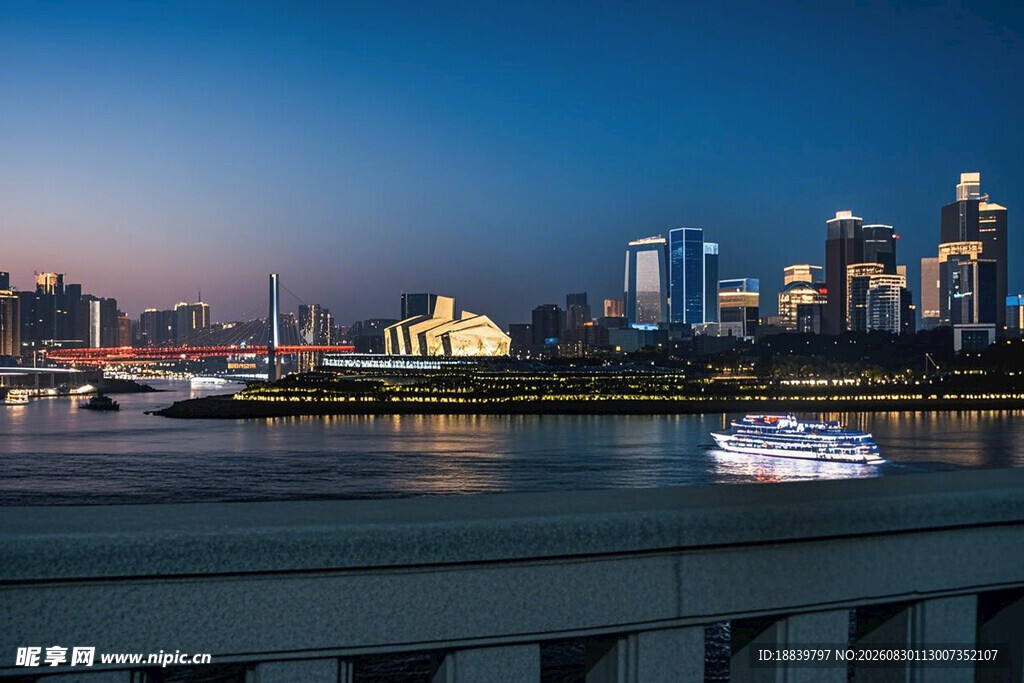 城市河畔夜景璀璨风光