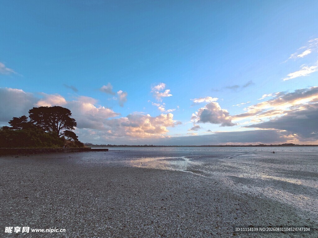 海边日出美景