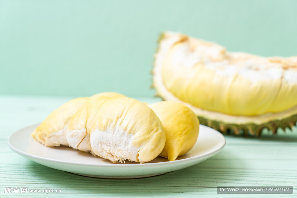 盘中美味榴莲果肉