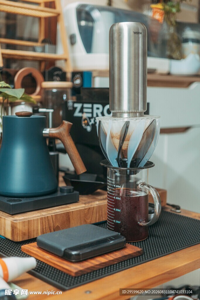 精致咖啡器具展示