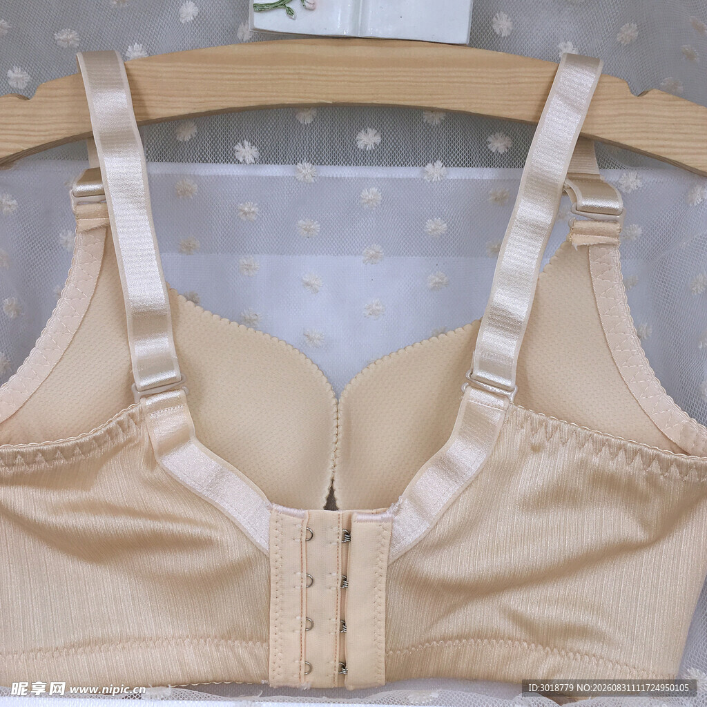 米色女士内衣展示