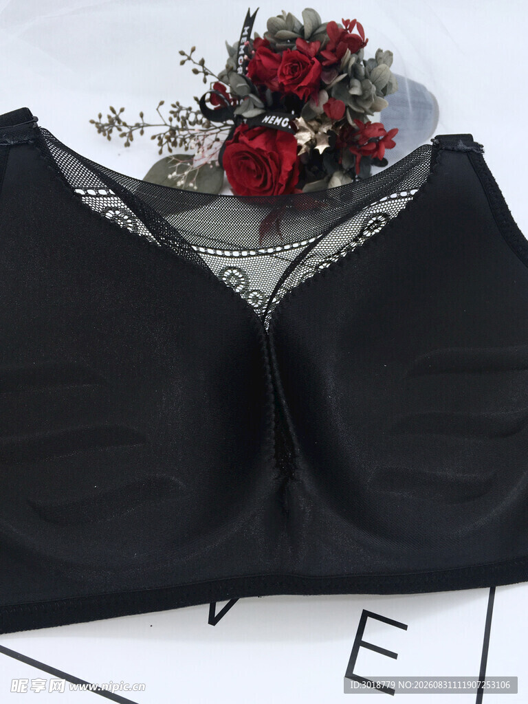黑色蕾丝边女士内衣