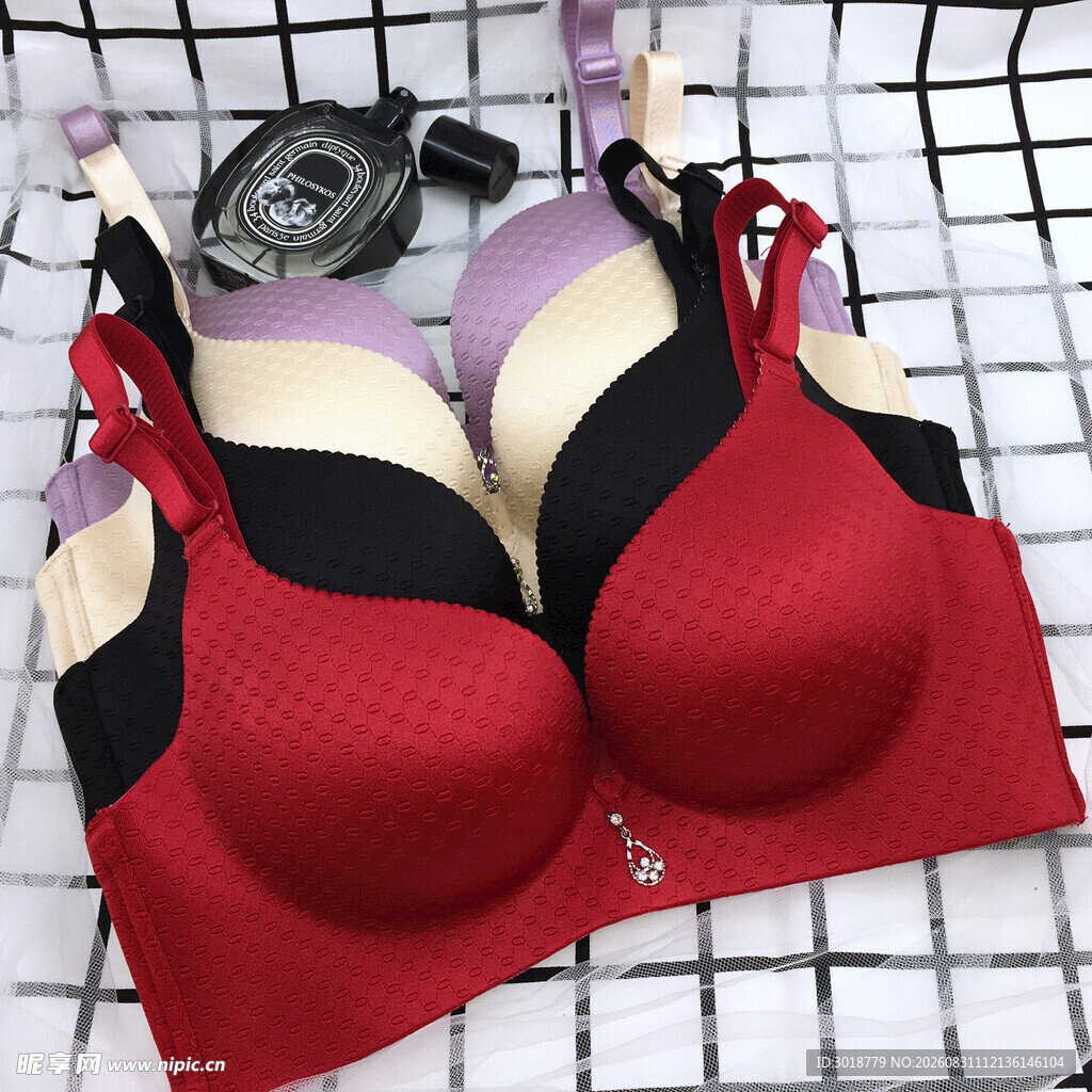 多款女士内衣展示