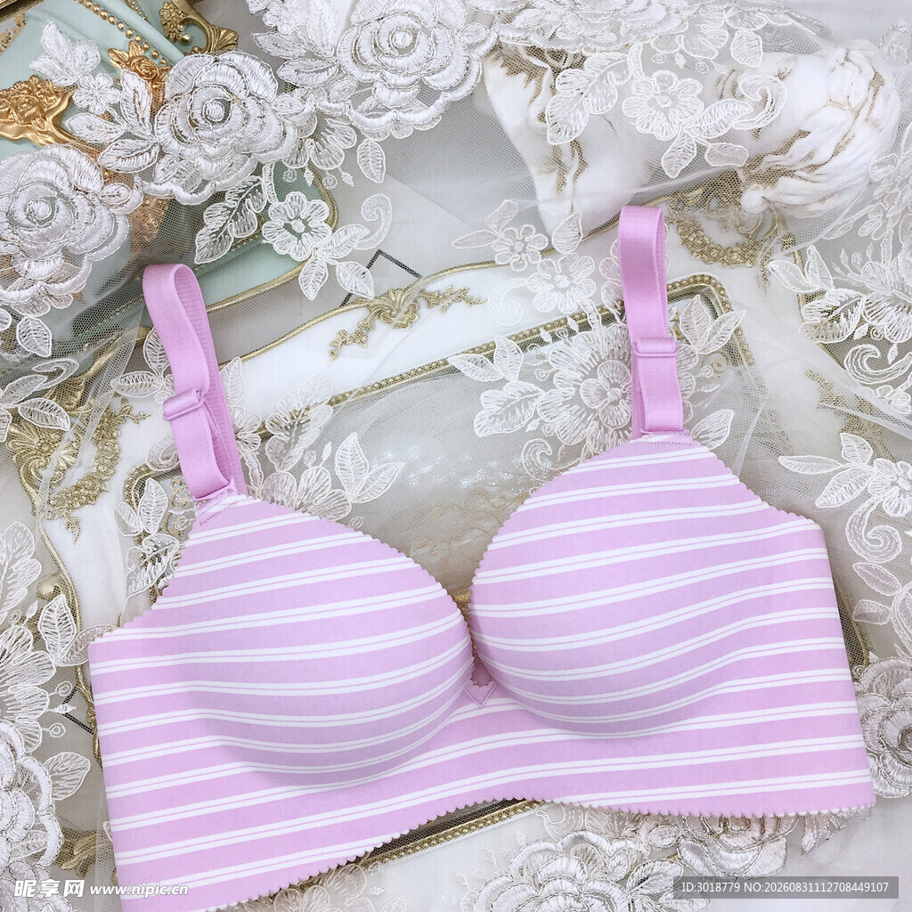粉白条纹女士内衣展示
