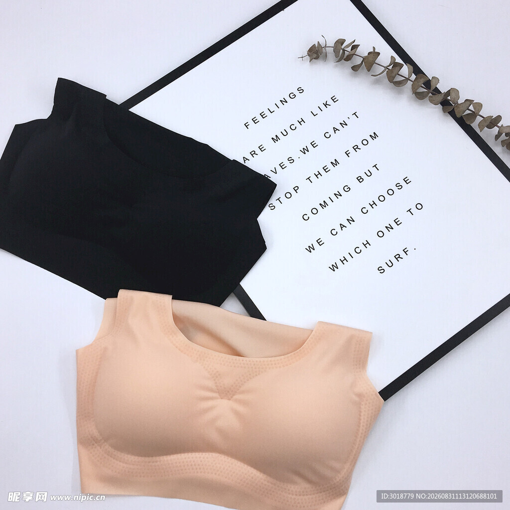 女士内衣套装展示