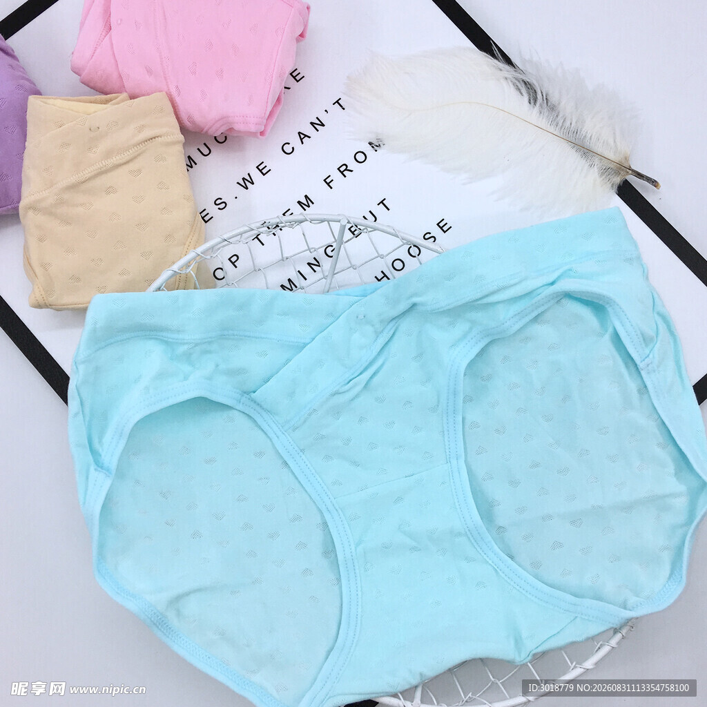 浅蓝色女士内裤展示