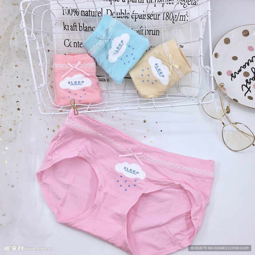 可爱女士内裤及周边小物
