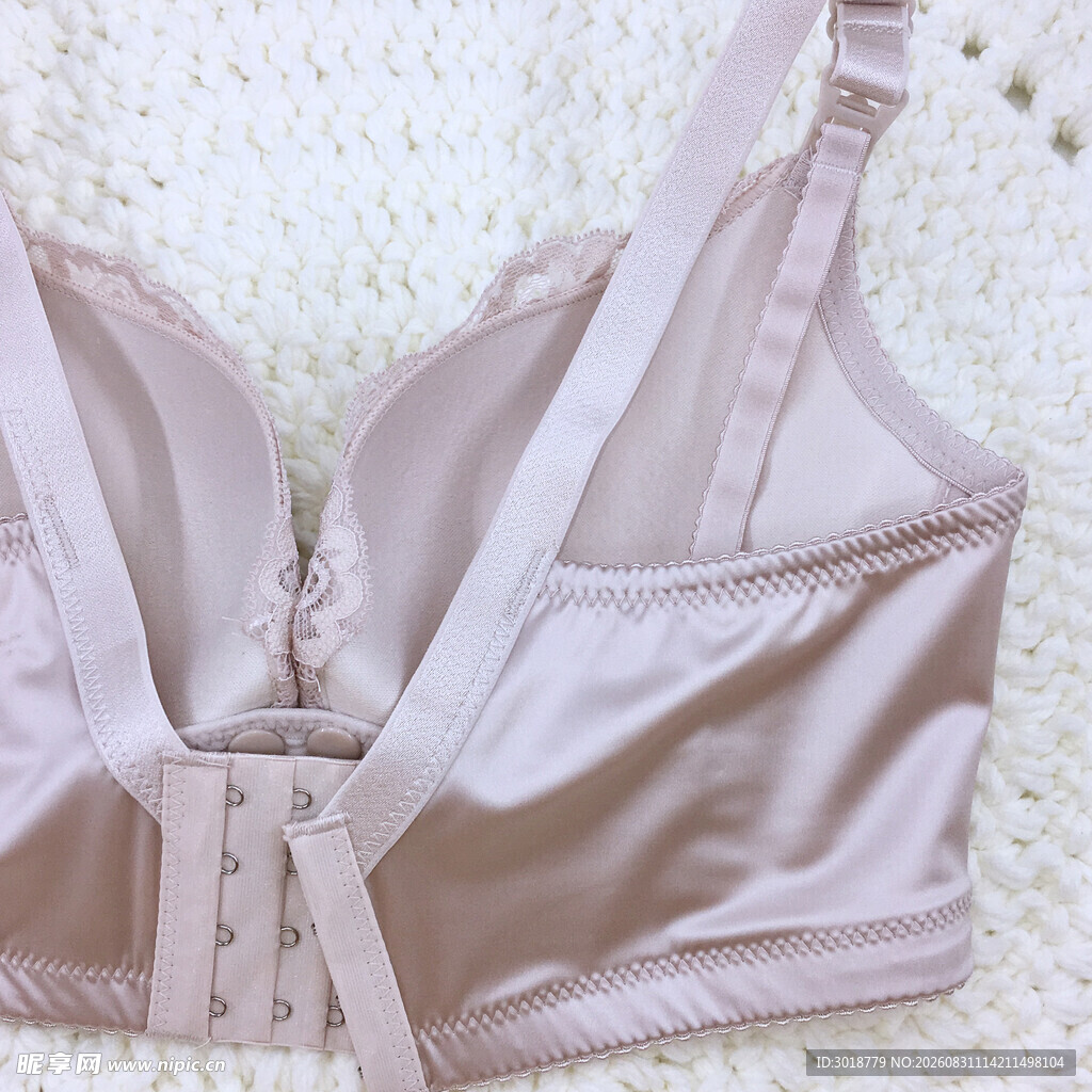 浅粉色女士内衣细节展示