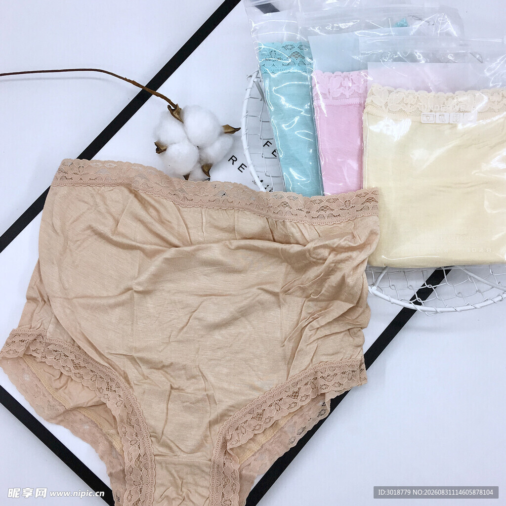 女士蕾丝内裤及彩色包装袋