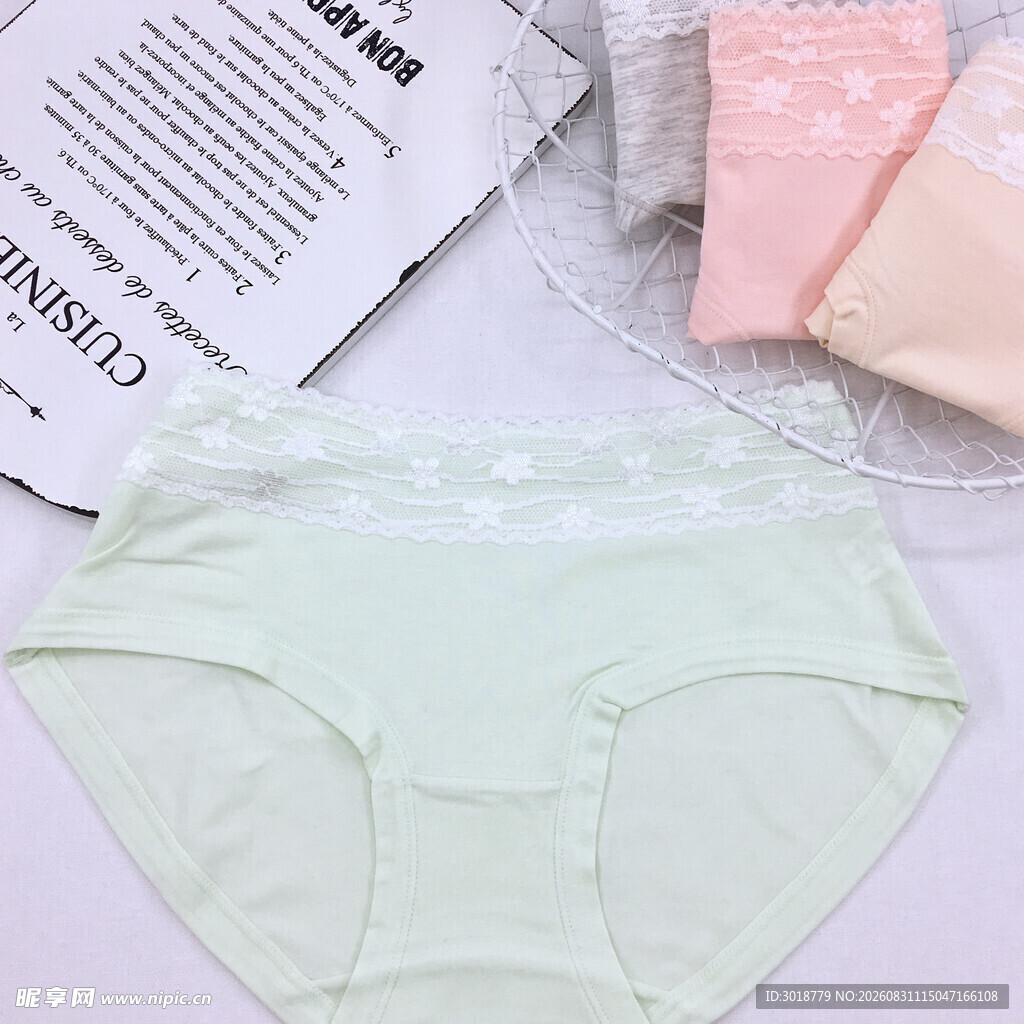 浅绿色女士内裤及周边产品
