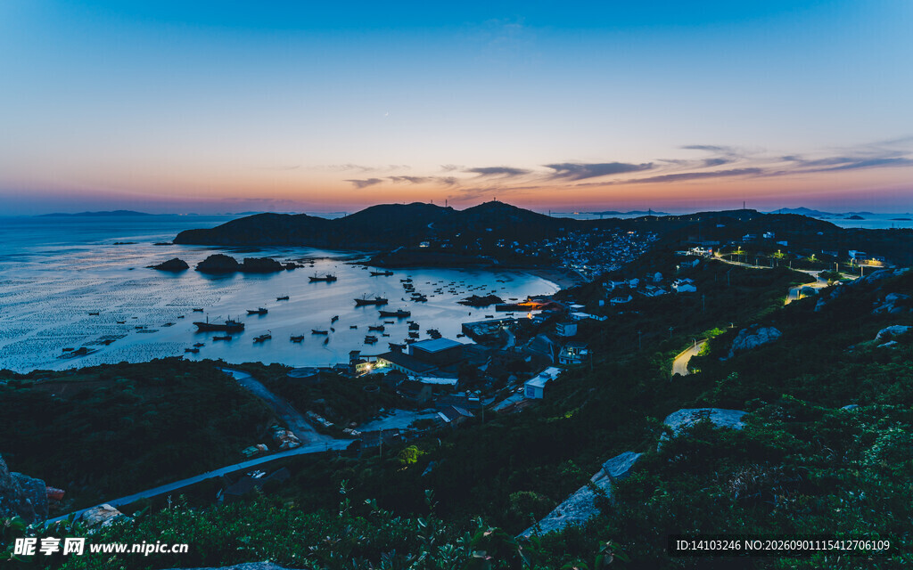 海边黄昏美景俯瞰图