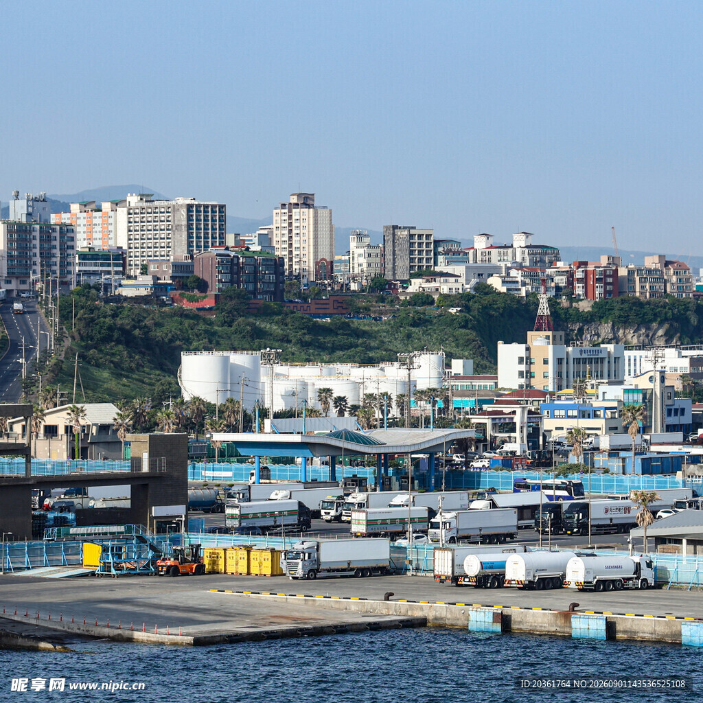 海滨城市多彩码头景观