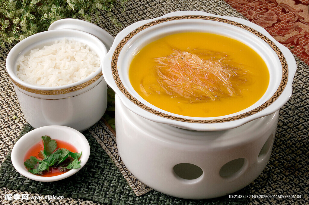 鱼翅滋补金汤炖品